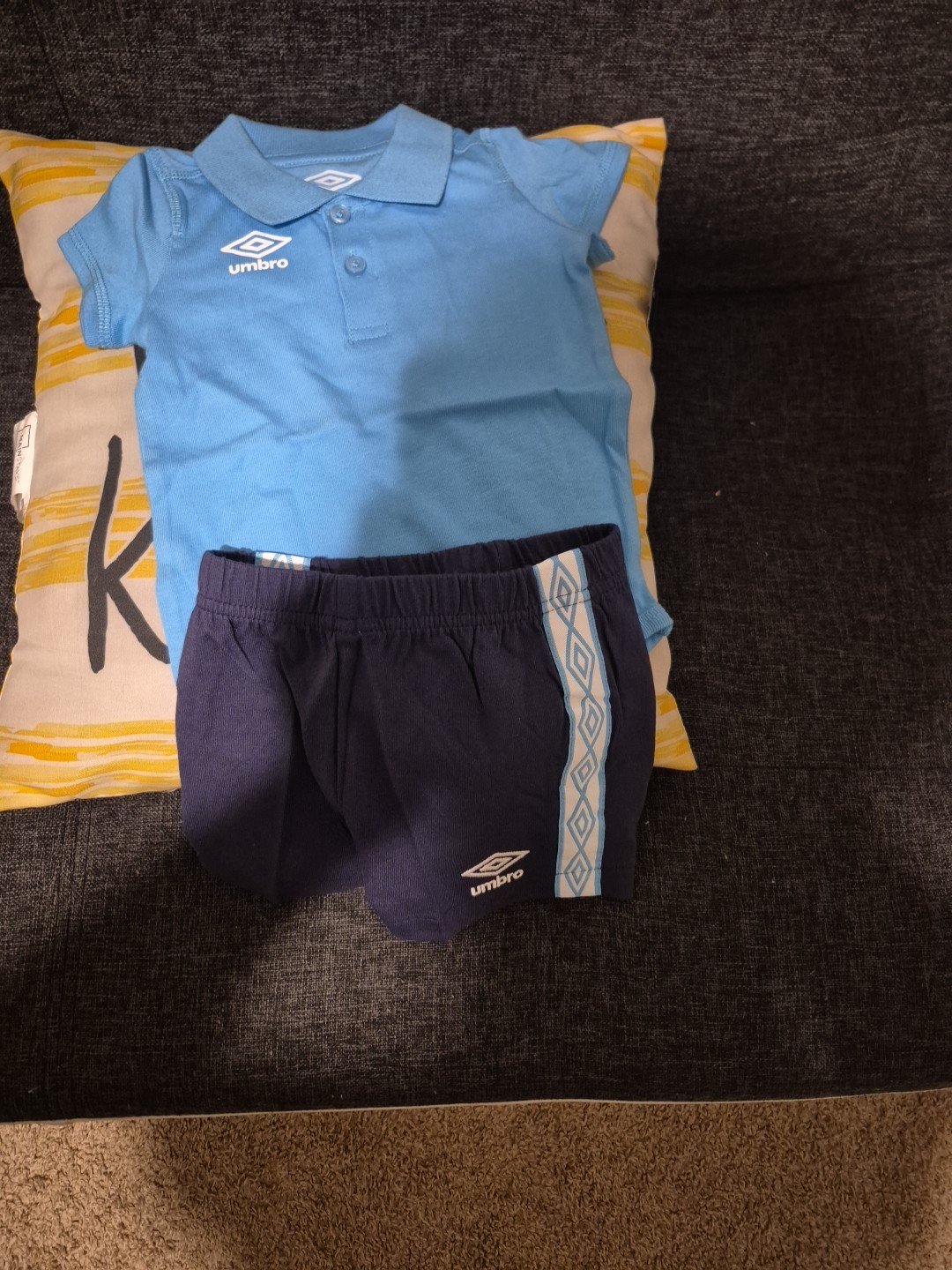 Umbro Baby Clothes 2 Piece Set 3/6 Months Brand New Hasn't Been Worn hover
